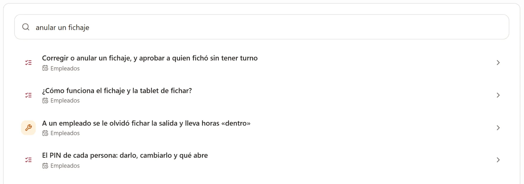 El buscador de la ayuda del panel: se escribe «anular un fichaje» y salen las guías que lo resuelven