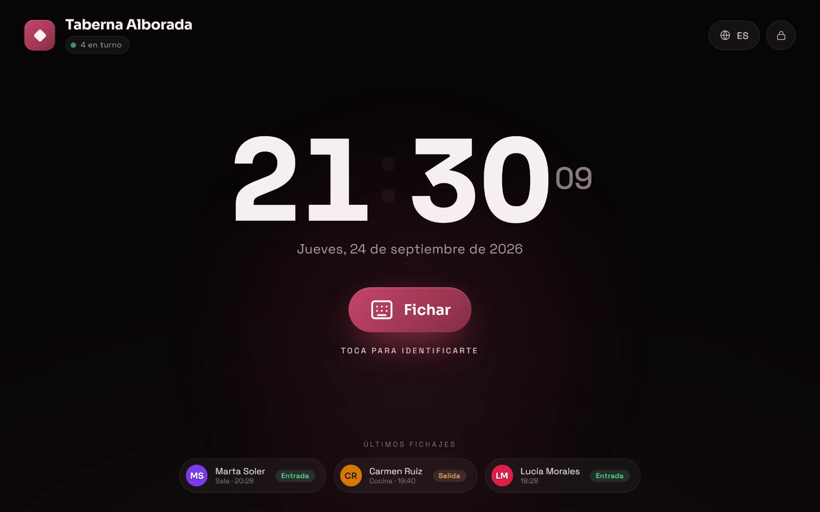 La tableta de fichaje: la hora, el botón «Fichar» y los últimos fichajes